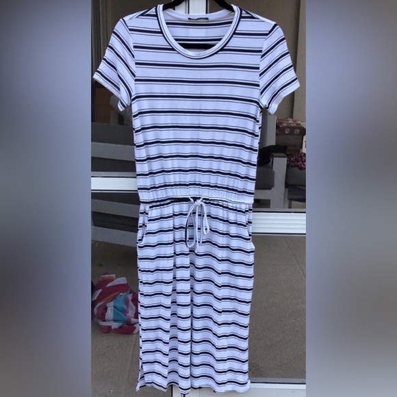 esimier fariry Dresses & Skirts - NWOT! - ESIMIER FARIRY Short Sleeve Dress
